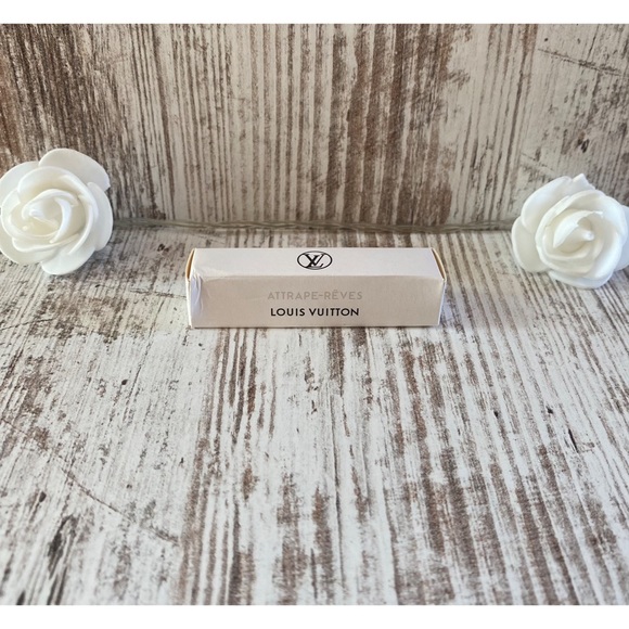 Brand new Louis Vuitton exclusive bundle - Picture 3 of 9